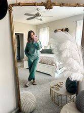 Load image into Gallery viewer, The Lounge Quarterzip Pullover